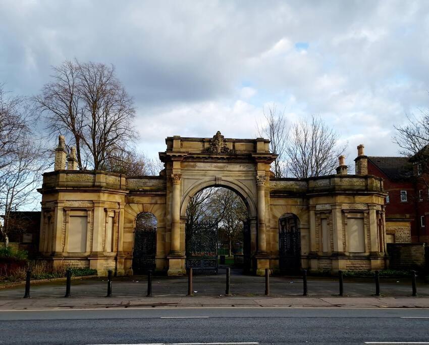 曼彻斯特Gorgeous Edwardian Terrace In Old Trafford别墅 外观 照片